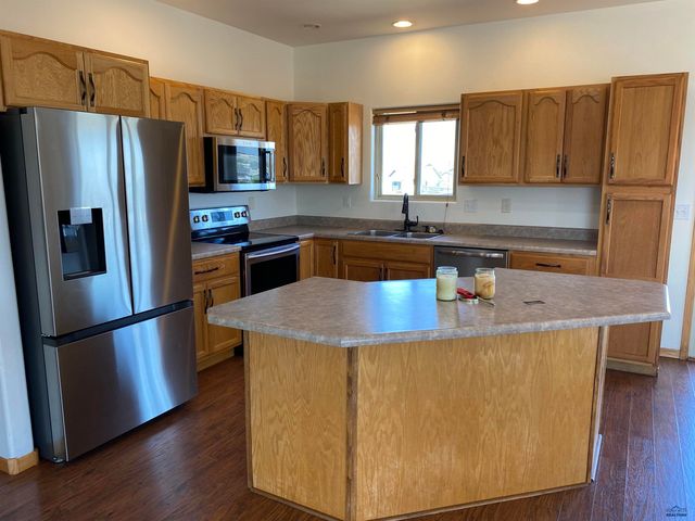 14826 CREEKSIDE DR, Box Elder, SD 57719