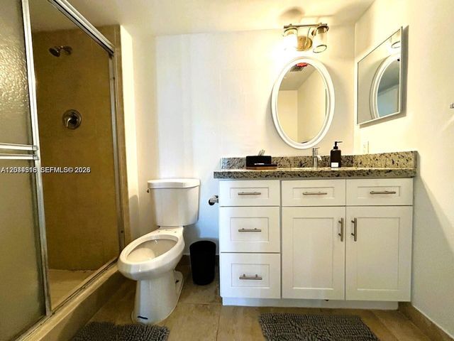 20515 E Country Club Dr 142, Aventura, FL 33180