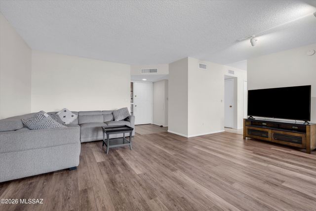 9343 E 6th Street, Tucson, AZ 85710