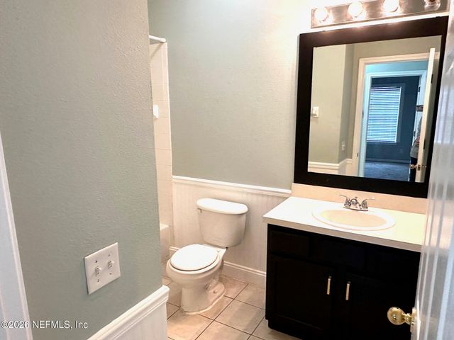 1723 FOREST LAKE Circle 3, Jacksonville, FL 32225