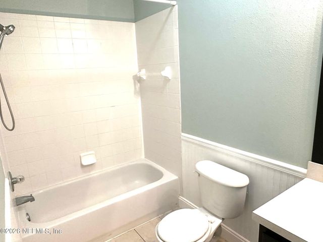 1723 FOREST LAKE Circle 3, Jacksonville, FL 32225