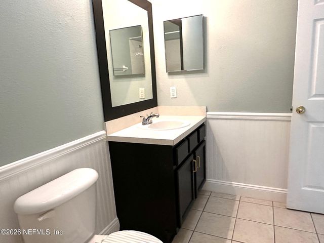 1723 FOREST LAKE Circle 3, Jacksonville, FL 32225