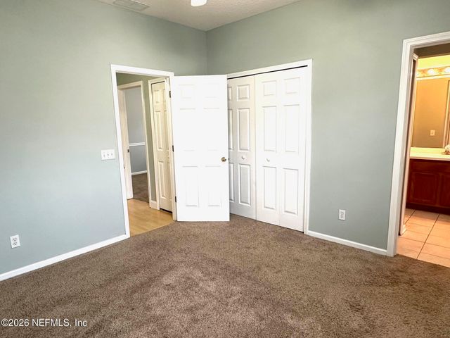 1723 FOREST LAKE Circle 3, Jacksonville, FL 32225