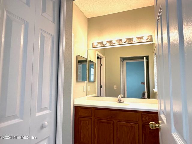 1723 FOREST LAKE Circle 3, Jacksonville, FL 32225