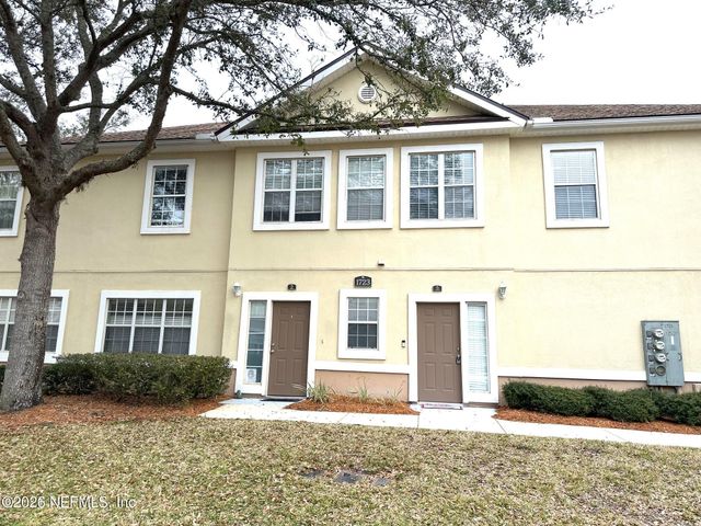 1723 FOREST LAKE Circle 3, Jacksonville, FL 32225