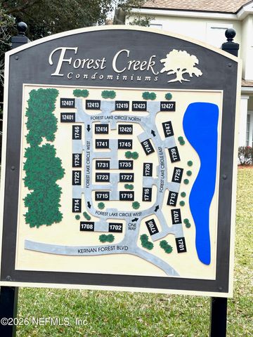 1723 FOREST LAKE Circle 3, Jacksonville, FL 32225