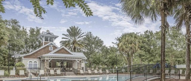 1723 FOREST LAKE Circle 3, Jacksonville, FL 32225