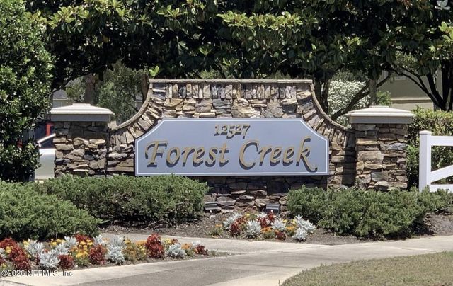 1723 FOREST LAKE Circle 3, Jacksonville, FL 32225