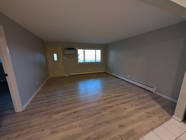7925 W 103 Street 7, Palos Hills, IL 60465