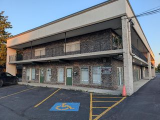 7925 W 103 Street 7, Palos Hills, IL 60465