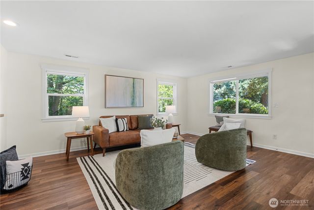 12032 38th Avenue NE, Seattle, WA 98125