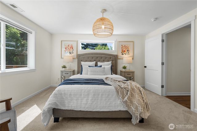 12032 38th Avenue NE, Seattle, WA 98125