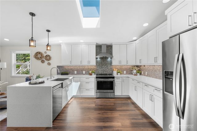 12032 38th Avenue NE, Seattle, WA 98125