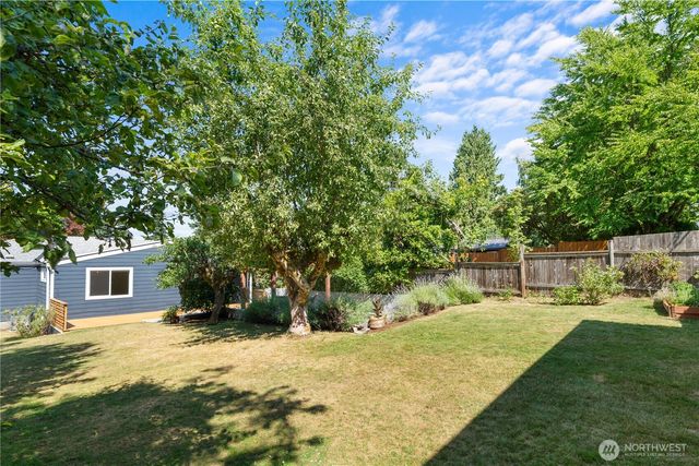 12032 38th Avenue NE, Seattle, WA 98125