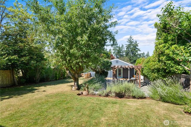 12032 38th Avenue NE, Seattle, WA 98125