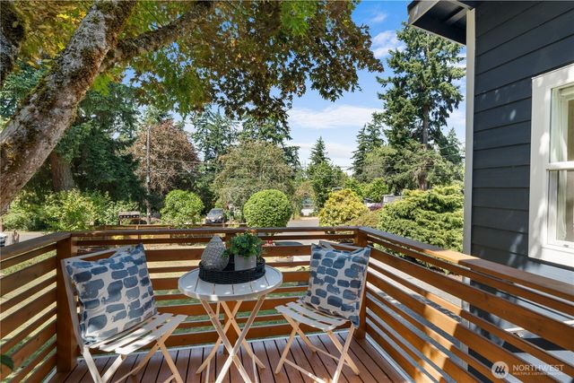 12032 38th Avenue NE, Seattle, WA 98125