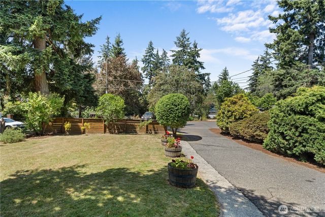 12032 38th Avenue NE, Seattle, WA 98125