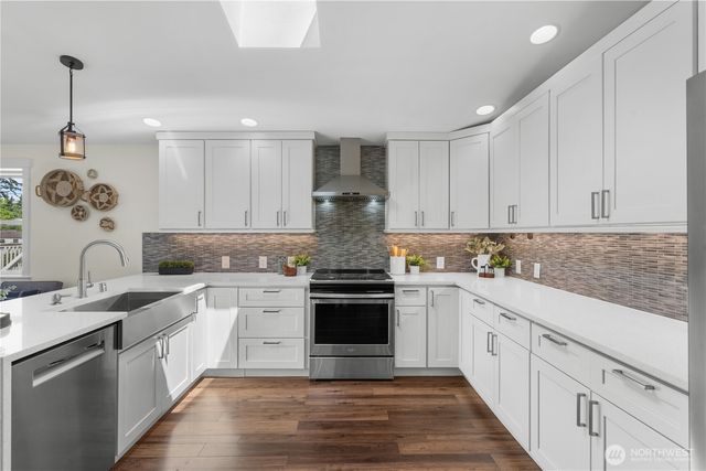 12032 38th Avenue NE, Seattle, WA 98125