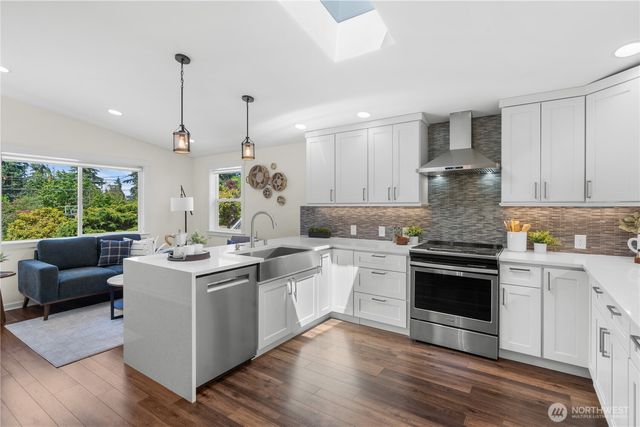 12032 38th Avenue NE, Seattle, WA 98125