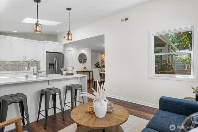 12032 38th Avenue NE, Seattle, WA 98125