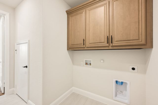 1109 Cardinal Drive, Midlothian, TX 76065