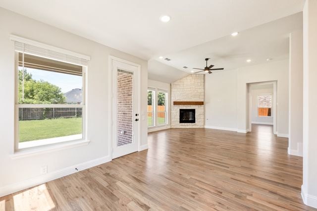 1109 Cardinal Drive, Midlothian, TX 76065