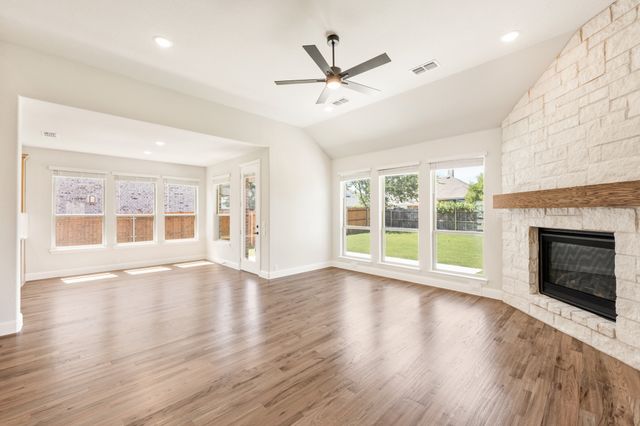 1109 Cardinal Drive, Midlothian, TX 76065