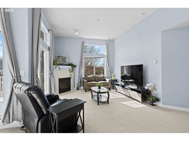 14800 Sw SANDHILL Loop 201, Beaverton, OR 97007