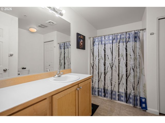 14800 Sw SANDHILL Loop 201, Beaverton, OR 97007