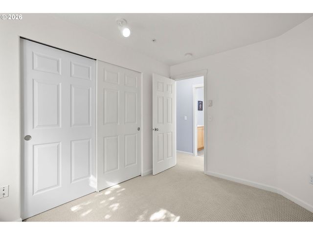 14800 Sw SANDHILL Loop 201, Beaverton, OR 97007