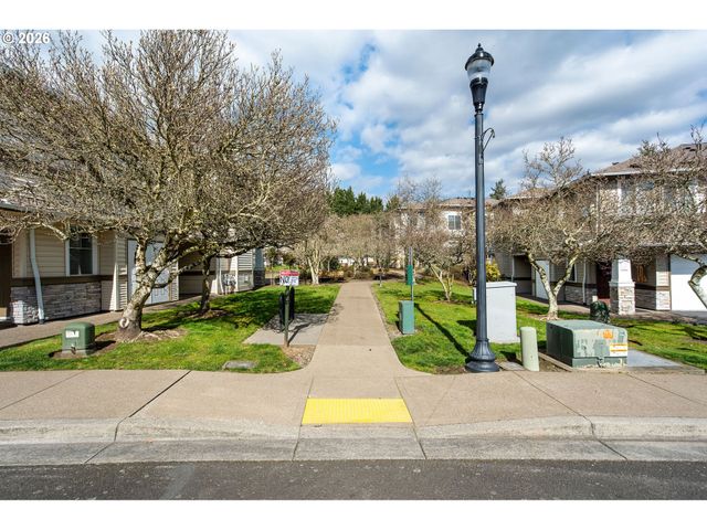 14800 Sw SANDHILL Loop 201, Beaverton, OR 97007