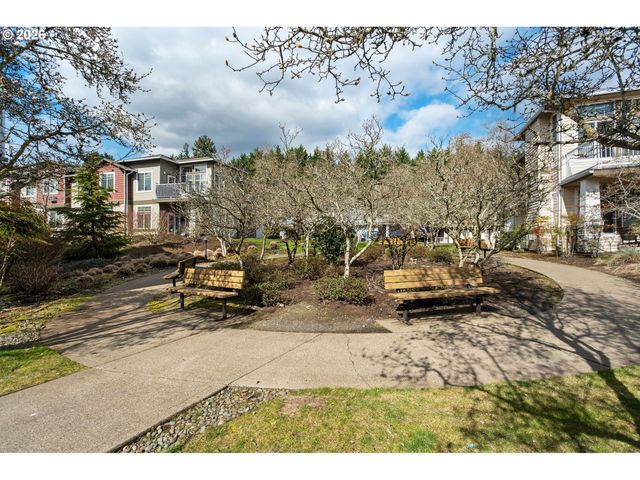 14800 Sw SANDHILL Loop 201, Beaverton, OR 97007