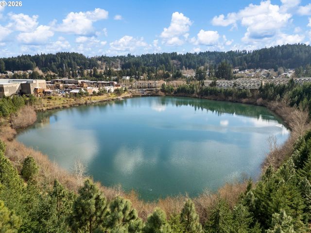 14800 Sw SANDHILL Loop 201, Beaverton, OR 97007