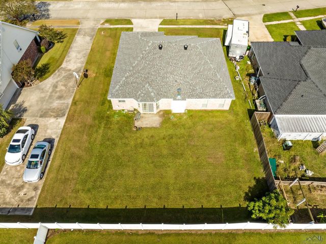 133 Tigerlily Dr, Houma, LA 70360