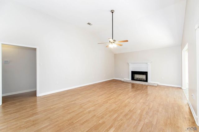 133 Tigerlily Dr, Houma, LA 70360