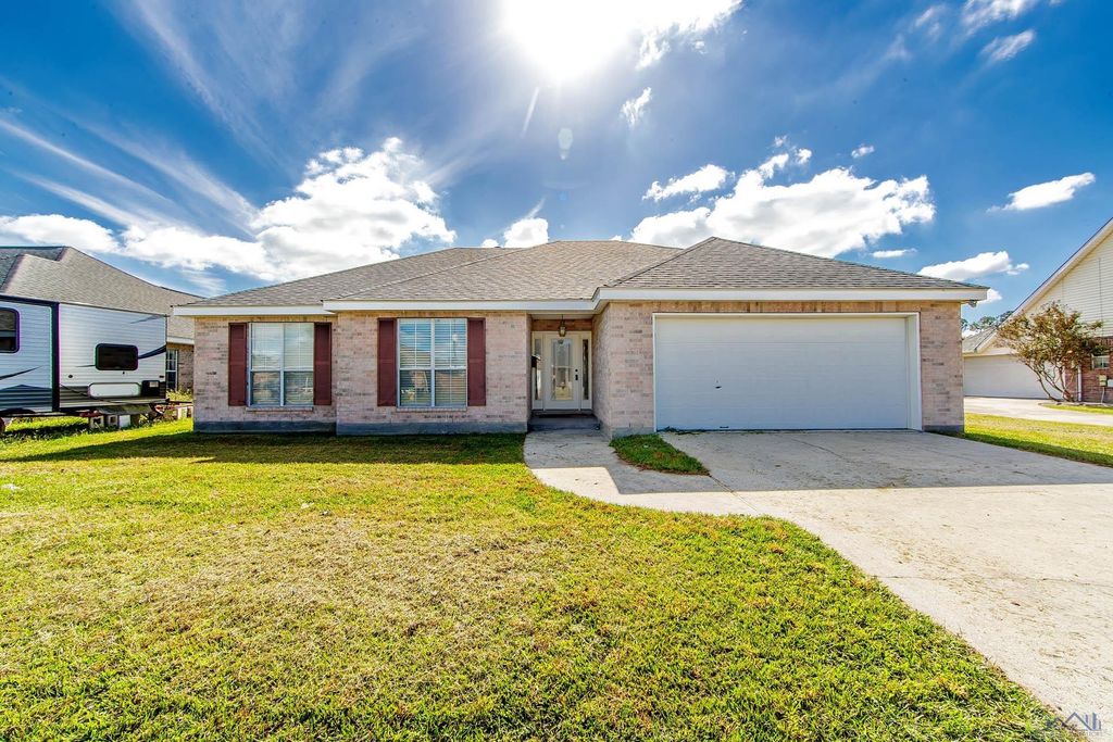 133 Tigerlily Dr, Houma, LA 70360