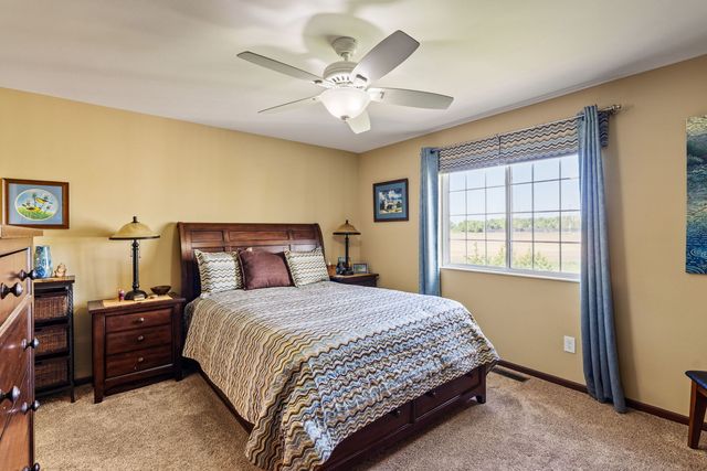 602 E Sheridan Drive, Eldridge, IA 52748