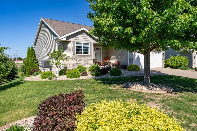 602 E Sheridan Drive, Eldridge, IA 52748