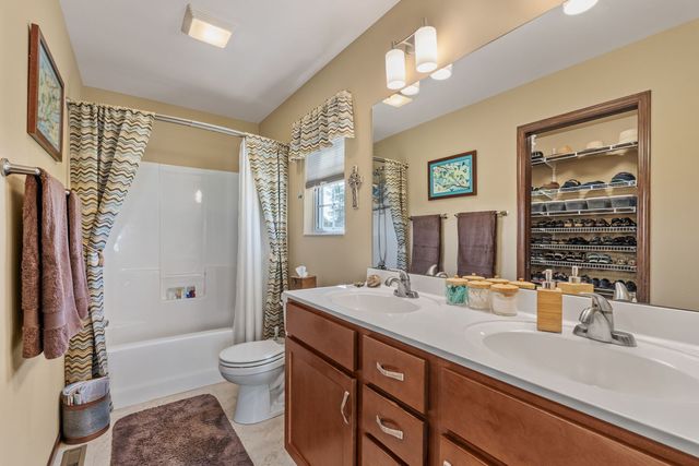 602 E Sheridan Drive, Eldridge, IA 52748