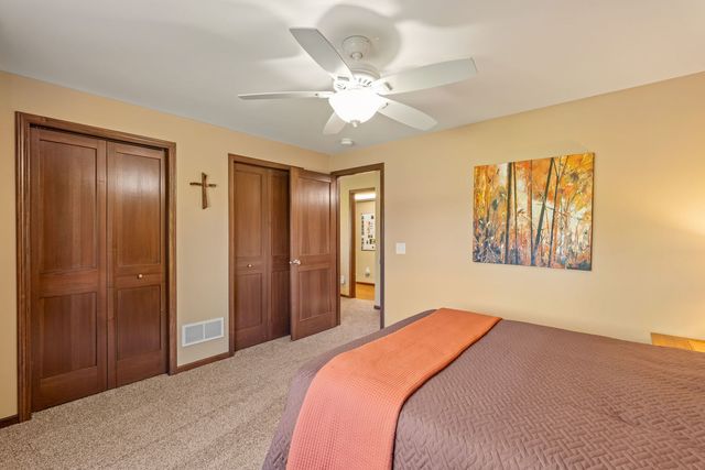 602 E Sheridan Drive, Eldridge, IA 52748