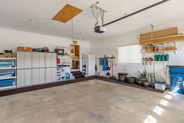 602 E Sheridan Drive, Eldridge, IA 52748
