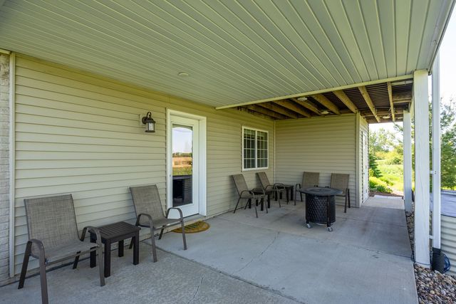 602 E Sheridan Drive, Eldridge, IA 52748