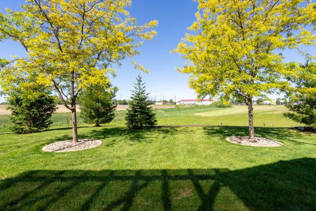 602 E Sheridan Drive, Eldridge, IA 52748