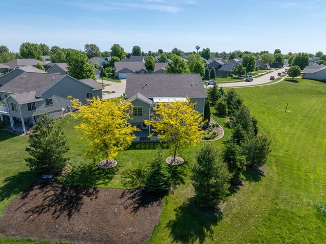 602 E Sheridan Drive, Eldridge, IA 52748