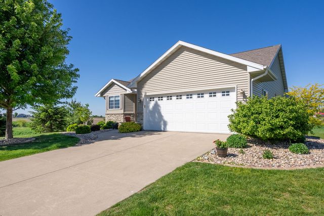 602 E Sheridan Drive, Eldridge, IA 52748