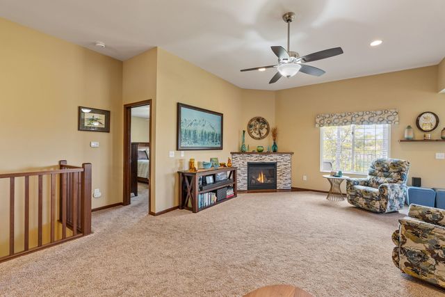 602 E Sheridan Drive, Eldridge, IA 52748