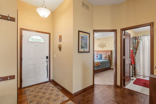 602 E Sheridan Drive, Eldridge, IA 52748
