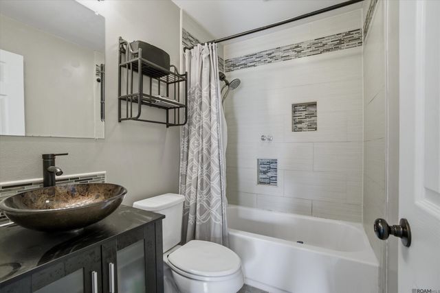 15258 E Bayou Dr, Prairieville, LA 70769