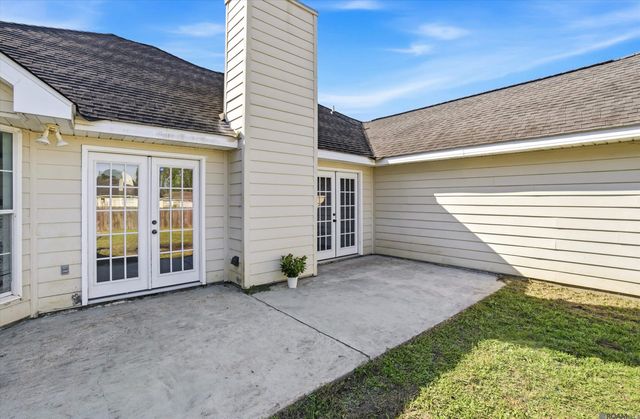15258 E Bayou Dr, Prairieville, LA 70769
