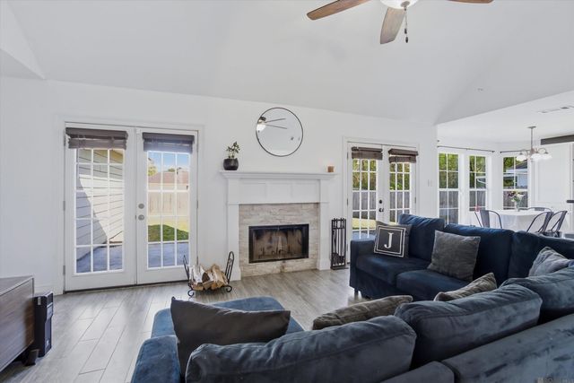 15258 E Bayou Dr, Prairieville, LA 70769